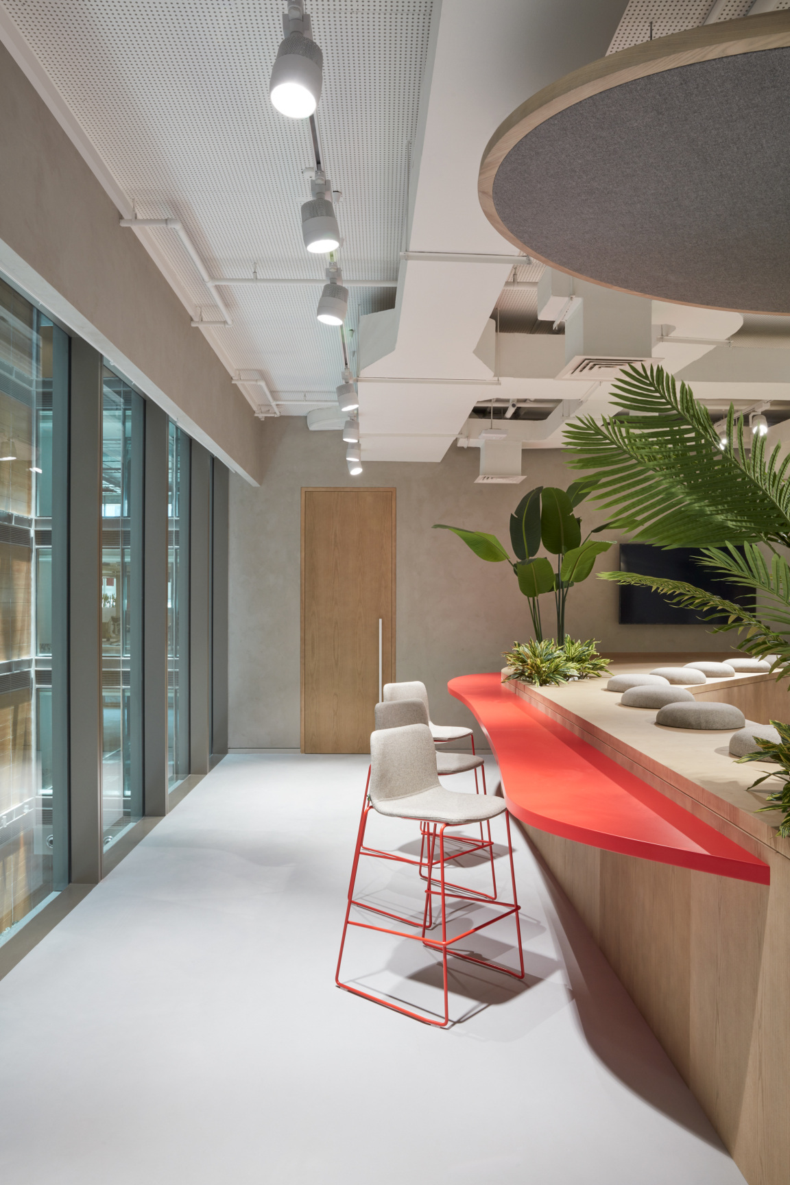 Roar Design Studio - Middle Eastern headquarters of leading Japanese pharmaceutical company Takeda, located in Dubai’s pioneering business district, One Central. 