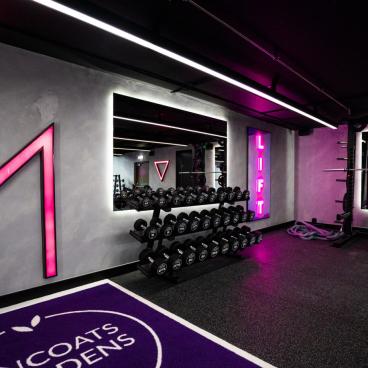 Gym interiors get a low carbon, high aesthetic uplift from Glass & Mirror Technology.