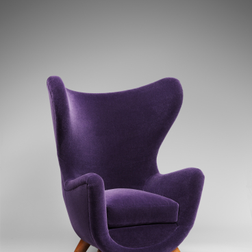 Fauteuil "Eléphanteau" 1949 by Jean Royère. Courtesy of Galerie Chastal Marechal