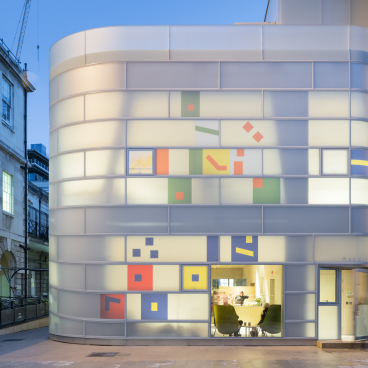 All photography courtesy of Surface Design Awards. Maggie’s Centre Barts, London as Supreme Winner by Steven Holl Architects