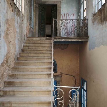 BeitKassar - Entrance Steps ©Colombe Clier